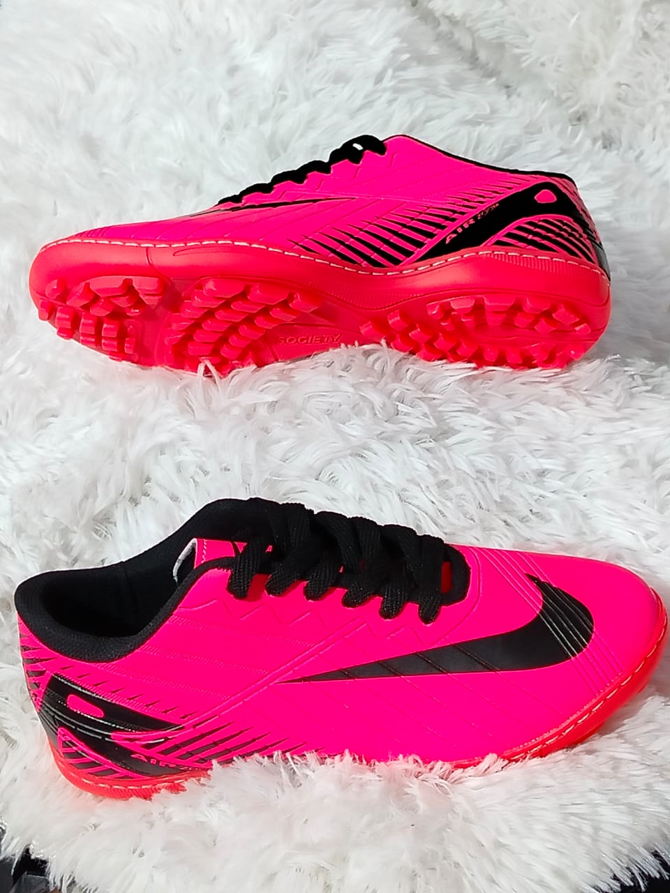 Chuteira Nike Society - Rosa
