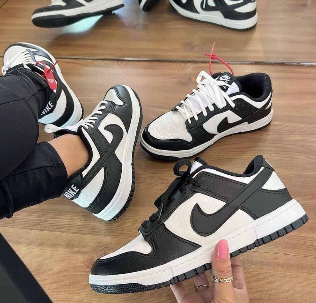 Tênis Nike Air Force 1 - White and Black