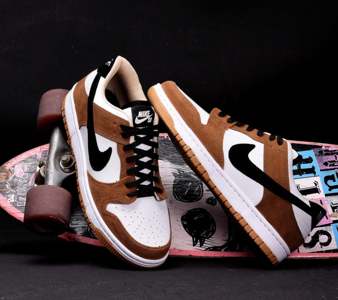 Tênis Nike Air Force 1 - Branco e marrom