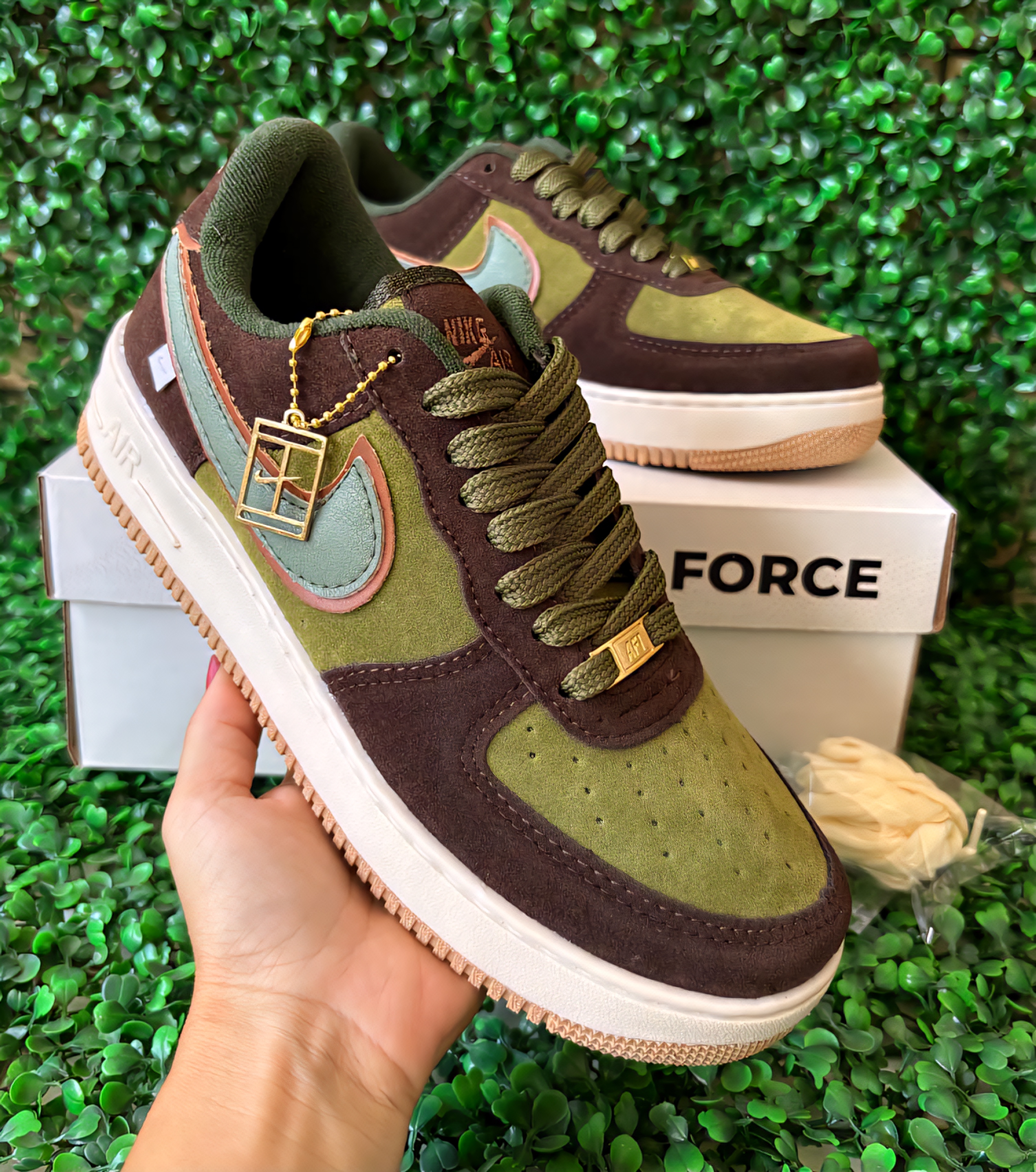 Tênis Nike Air Force 1 - Verde Militar