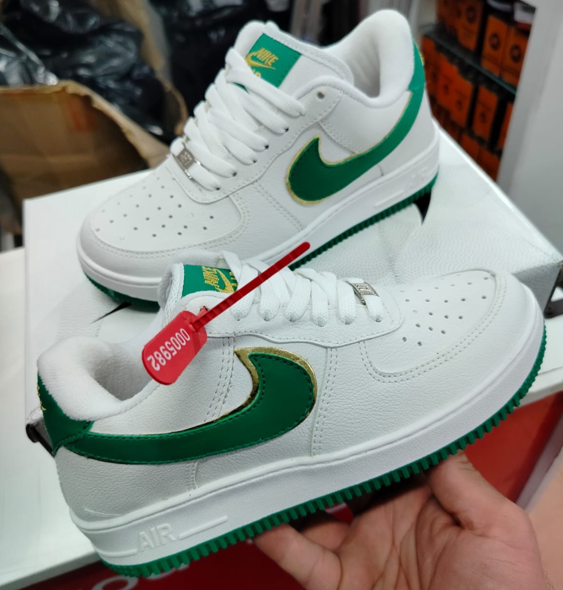 Tênis Nike Air Force 1 - Branco e Verde Classic
