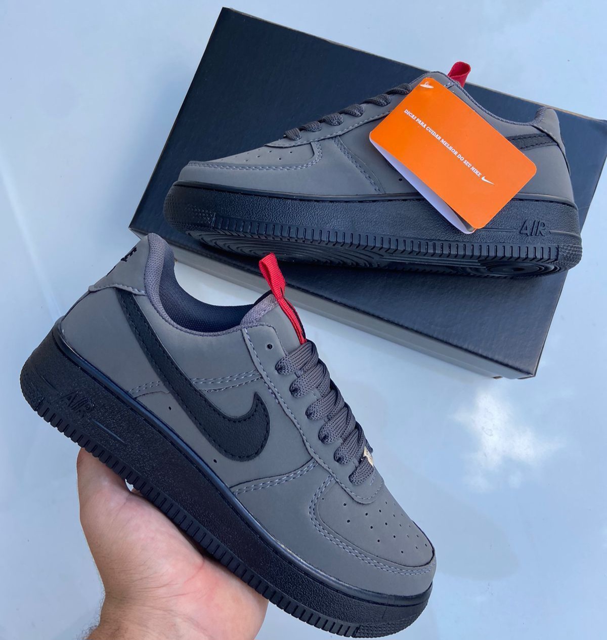 Tênis Nike Air Force 1 - Cinza com acabamento em Preto Luxo