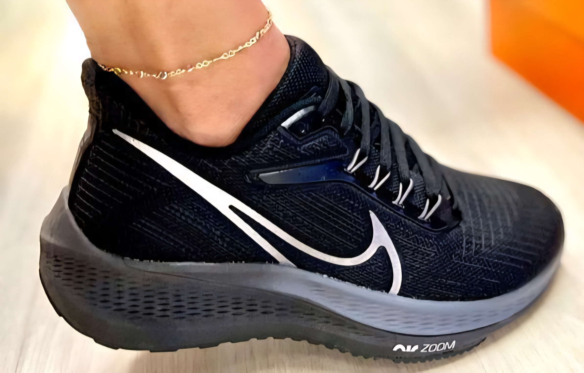 Tênis Nike Zoom Pegasus 39 - Preto com Acabamento em Branco