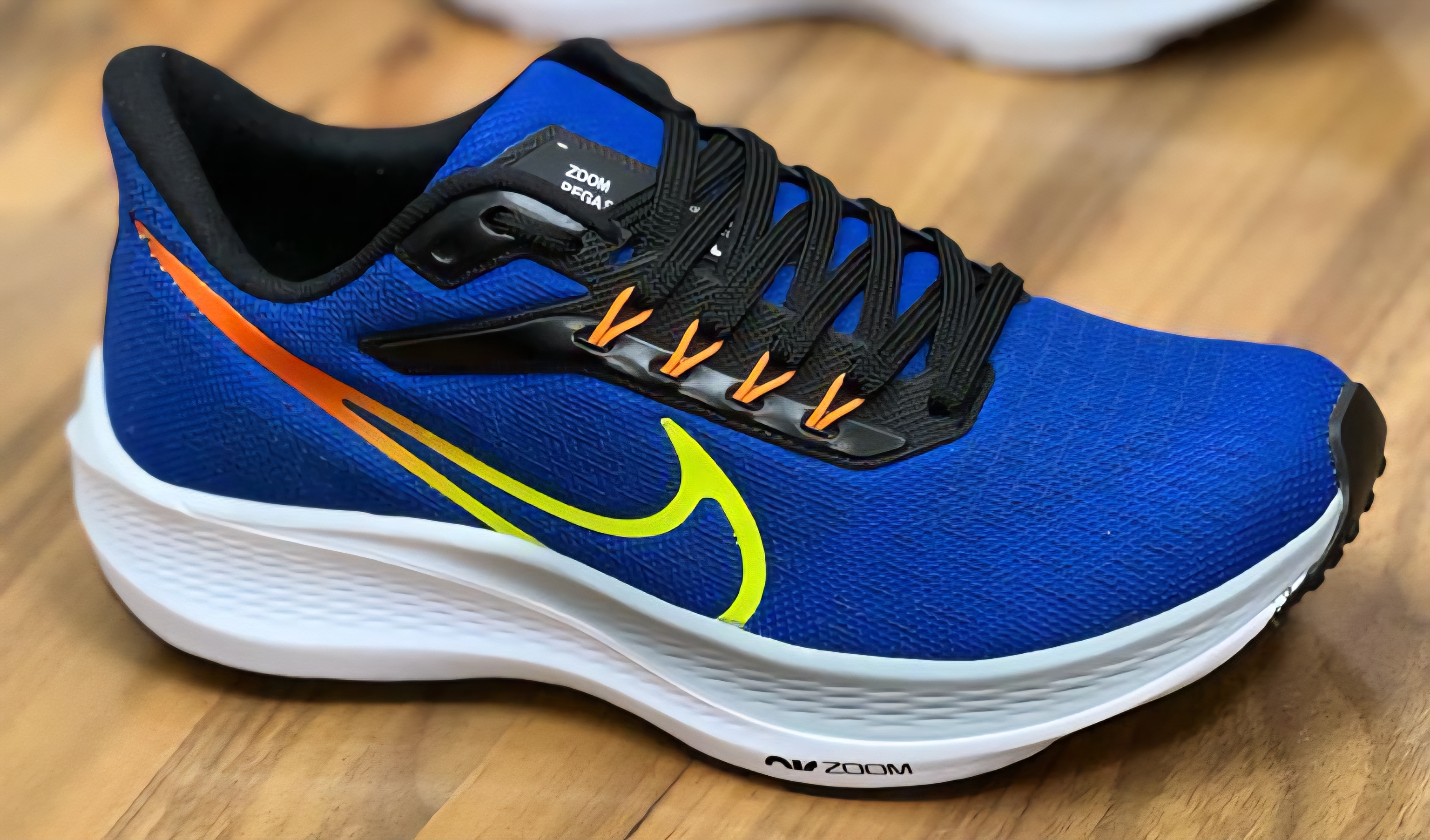 Tênis Nike Zoom Pegasus 39 - Azul com Acabamento em Laranja