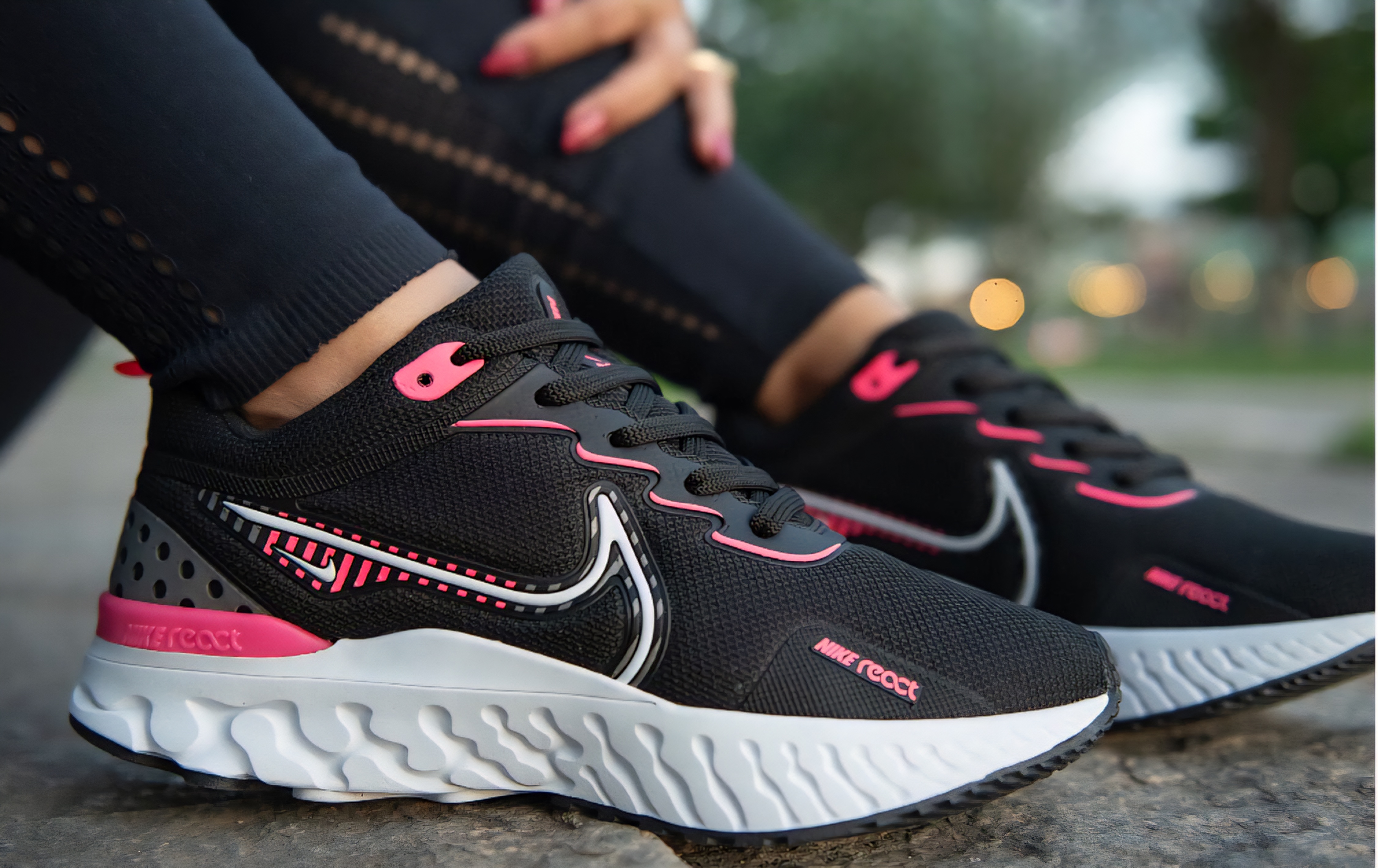 Nike React – Preto e Rosa