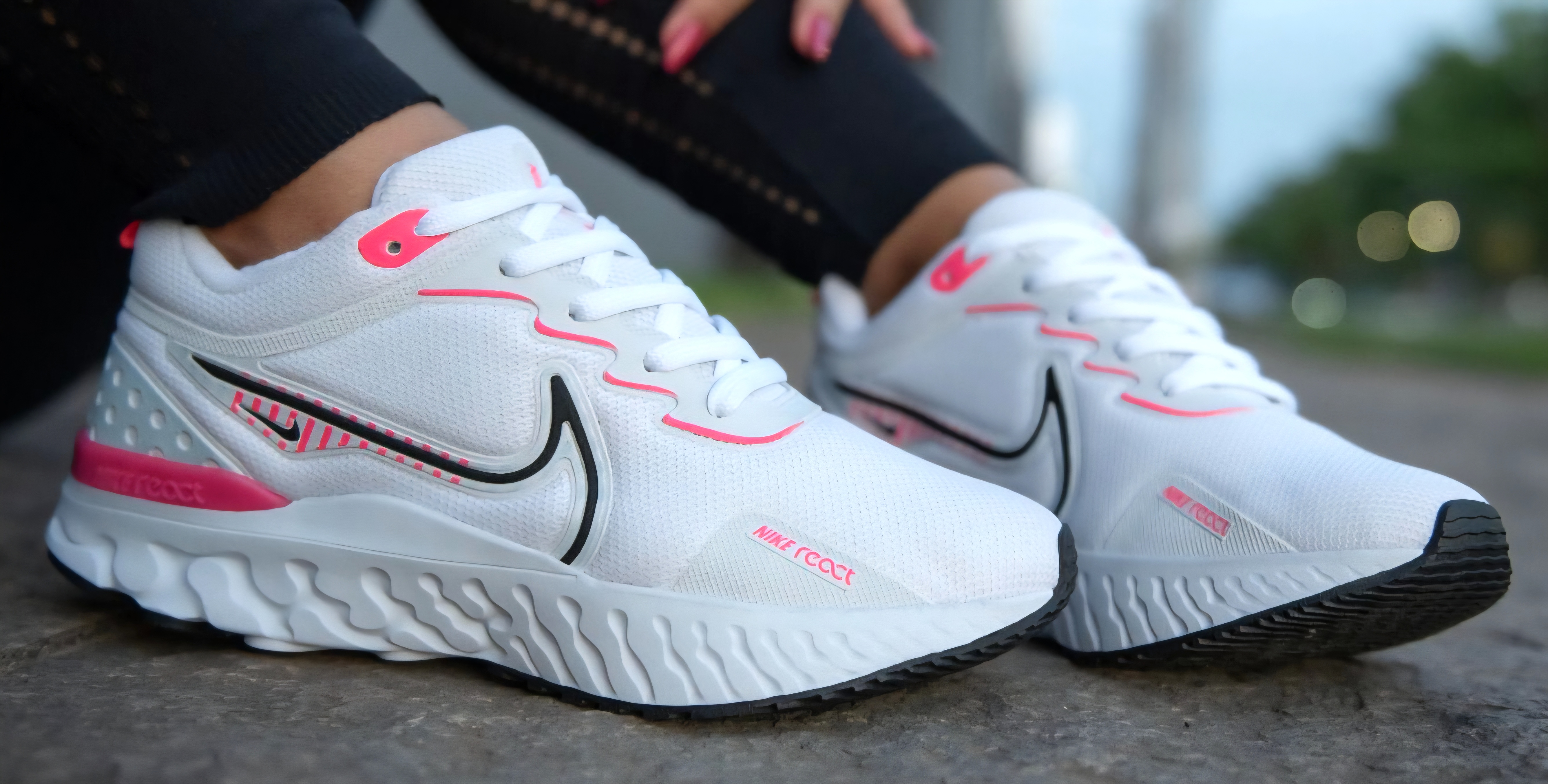 Nike React – Branco e Rosa