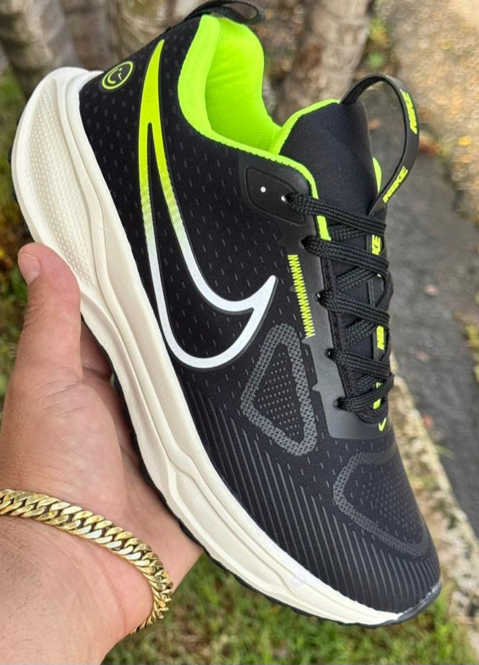 Nike Esporte – Preto e Verde
