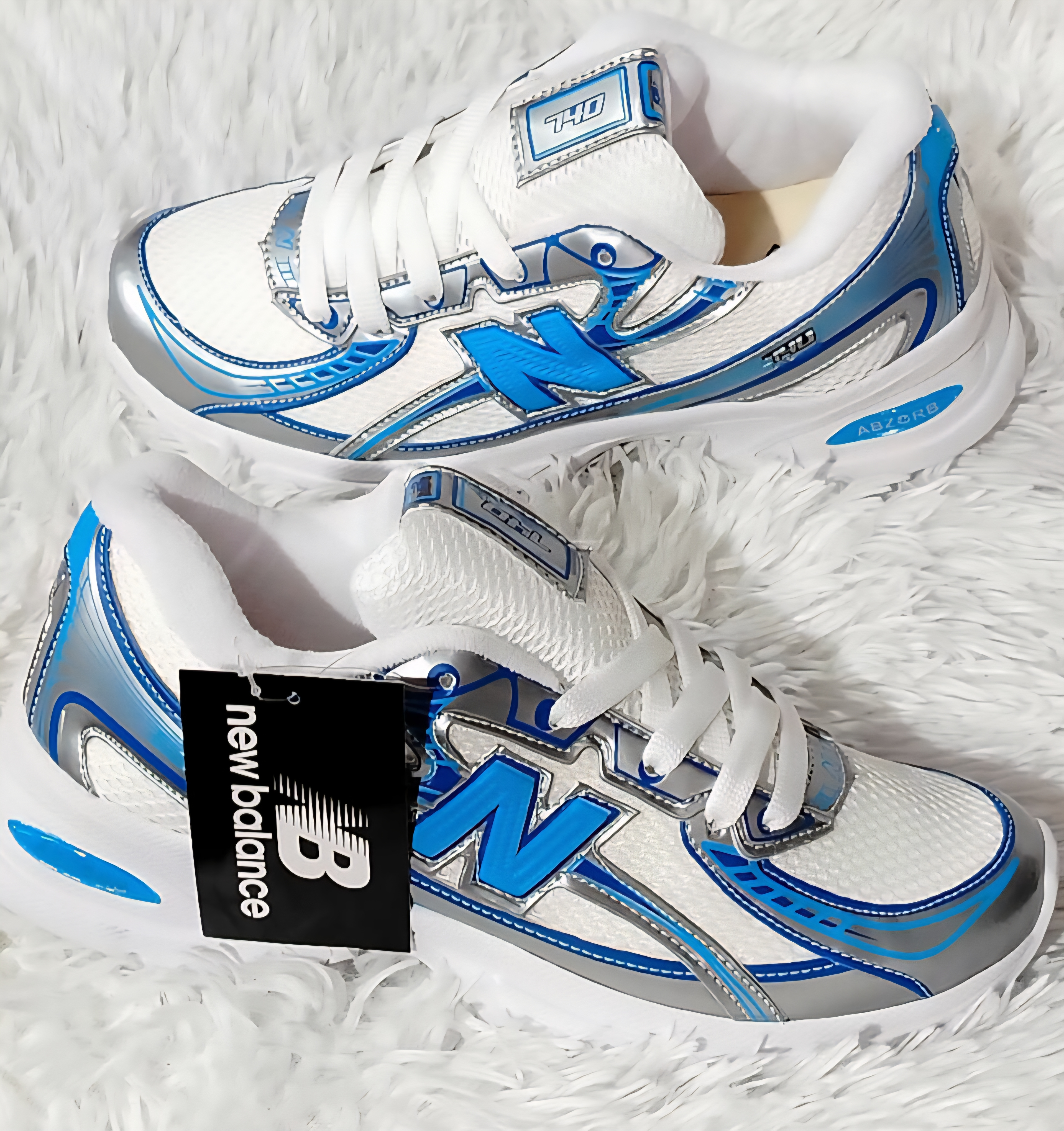 New Balance 740 - Branco e Azul