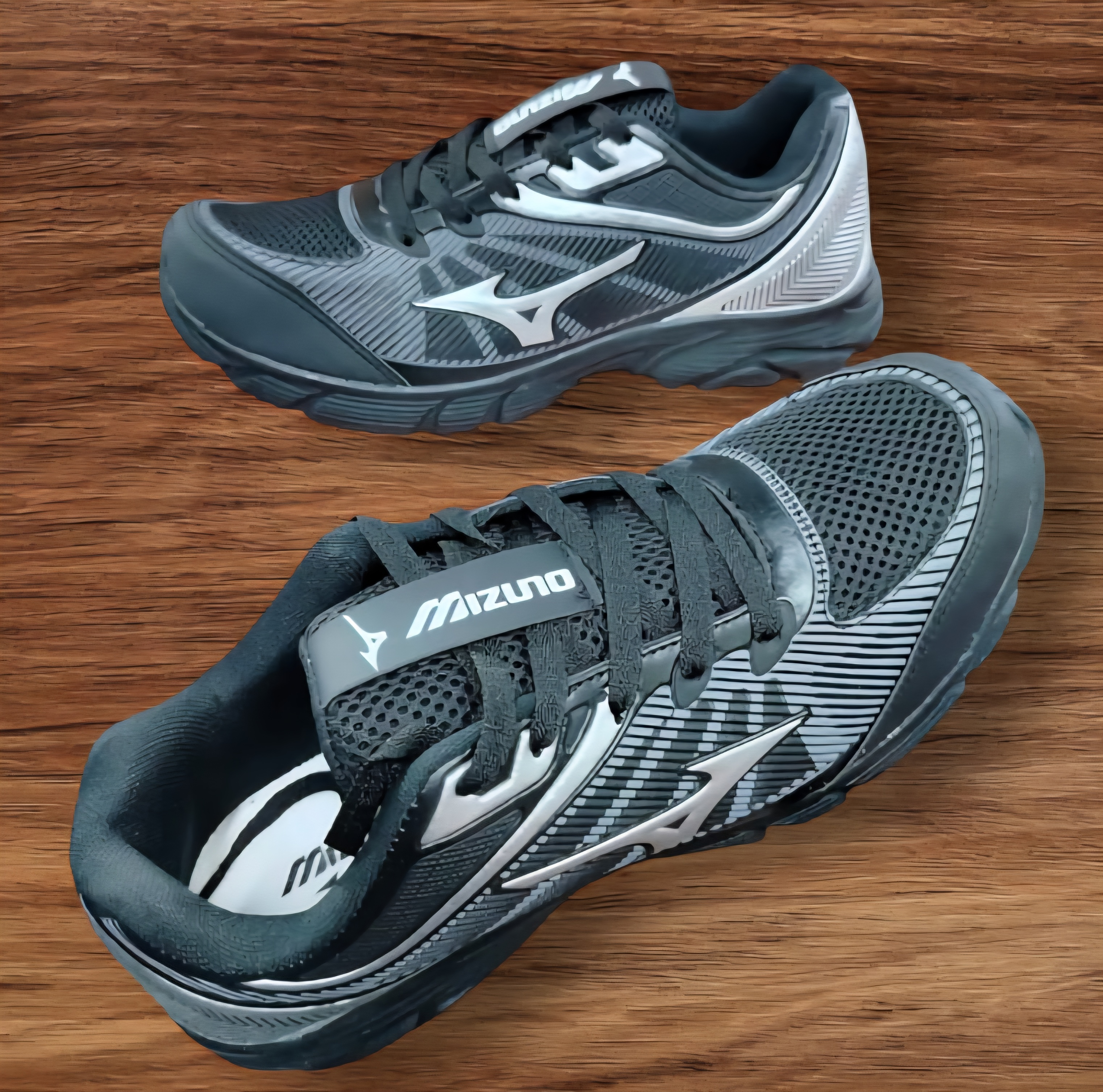 Mizuno Wave Cinza e Preto (Numerações Especiais) 